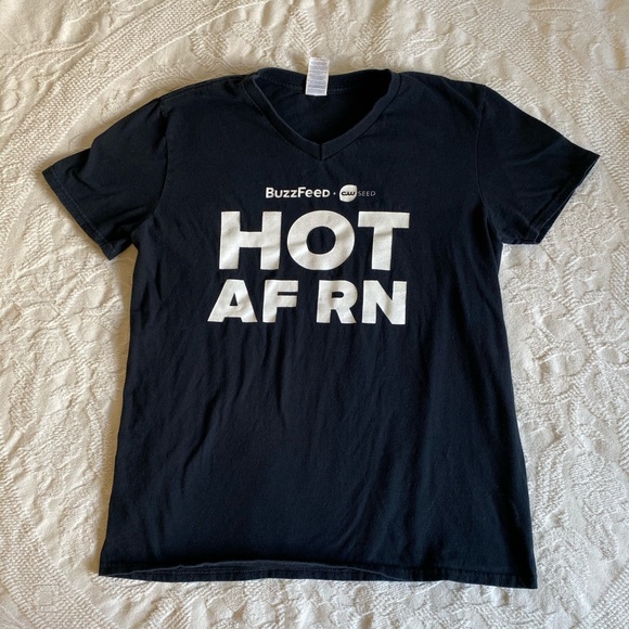 Like-New Buzzfeed Hot AF RN Funny Quote T-Shirt - Picture 1 of 5